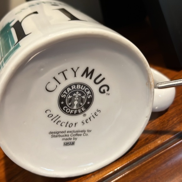 Madrid Starbucks City mug collector series. See photos for tiny flaw. - Picture 8 of 8